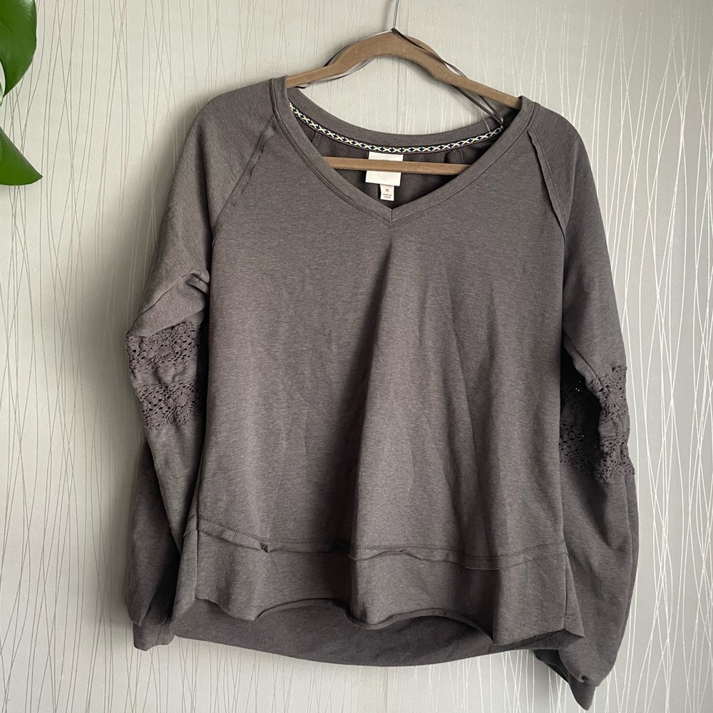 Women's Knox Rose Long Sleeve V-neck Gray Oyster Sweatshirt Size Medium